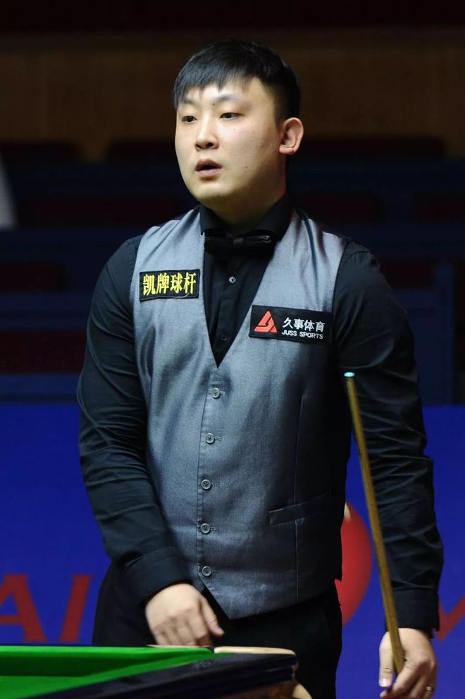 年轻的颜丙 年轻的颜丙