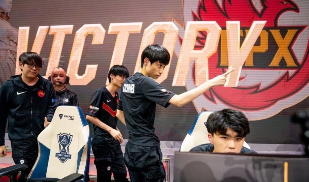 曼城依然保 曼城依然保