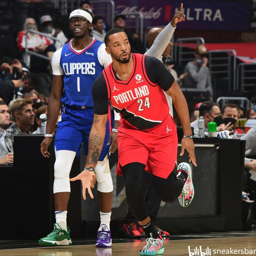 关键时刻他 关键时刻他