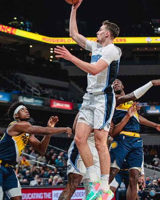 盯人不是目 盯人不是目